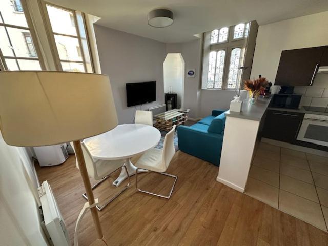 Cocon Au Calme Sur Vezere Apartment Uzerche Exterior photo
